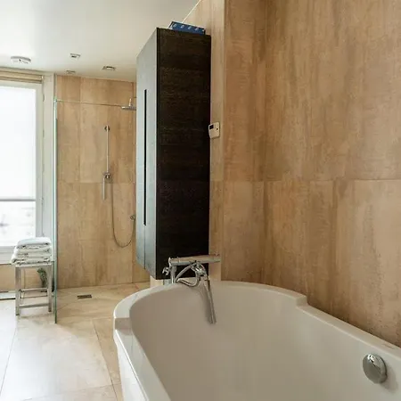 Beautiful In A Very Well Positioned Area Apartment